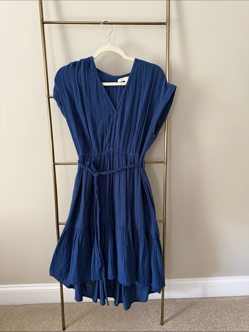 Xirena Navy Blue Crinkled V-Neck Tiered Midi Dress With Waist Tie